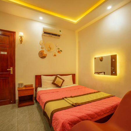 Phu Xuan Hotel Куинён Экстерьер фото