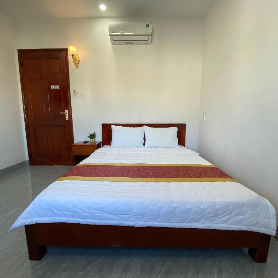 Phu Xuan Hotel Куинён Экстерьер фото