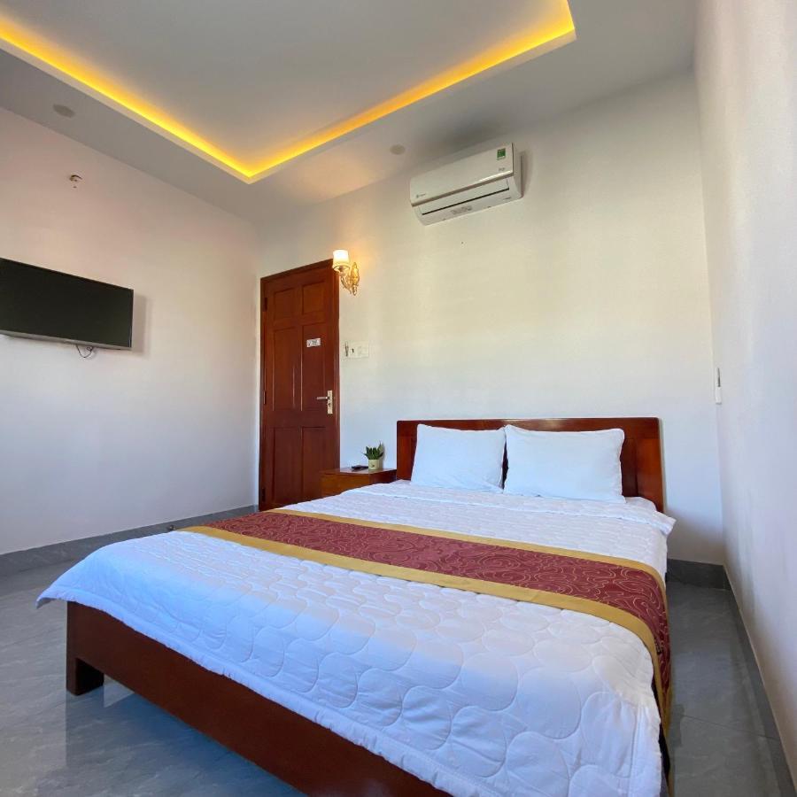Phu Xuan Hotel Куинён Экстерьер фото