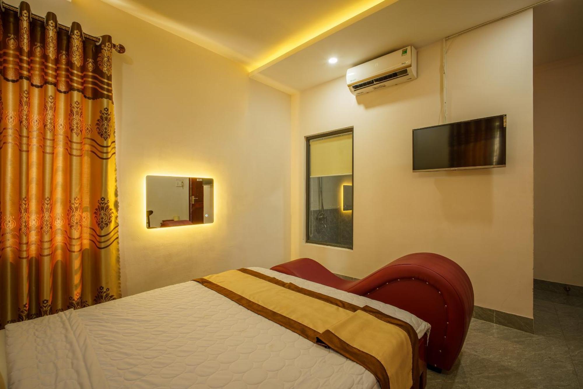 Phu Xuan Hotel Куинён Экстерьер фото